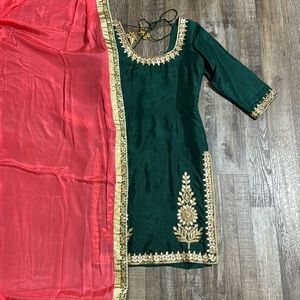 Elegant Green and Pink Embroidered Salwar Suit